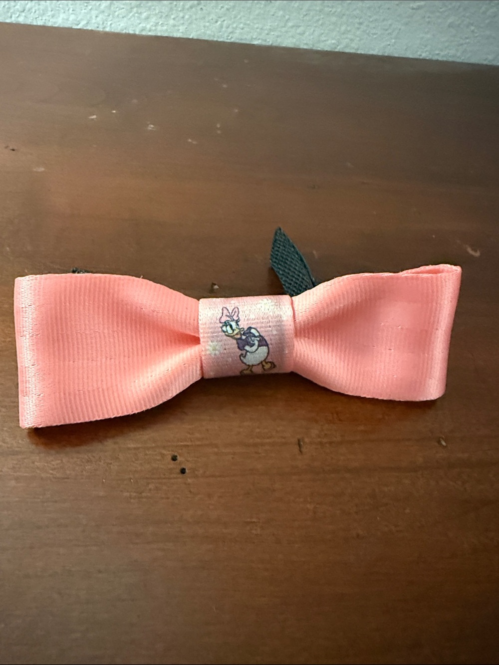 Harvey’s Seatbelt Bag Disney Daisy Duck Bow